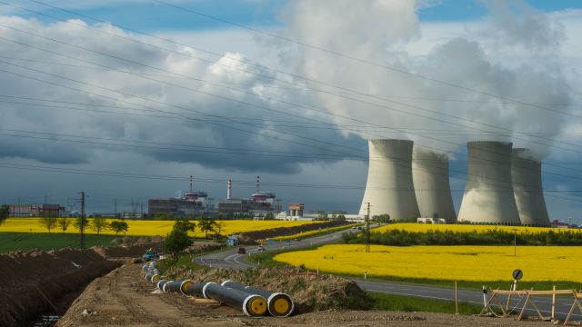 Francii nefunguje půlka jaderných reaktorů, problém je to pro celou Evropu